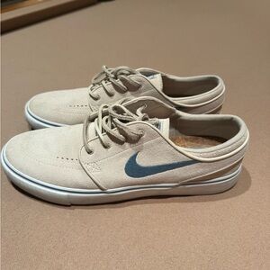 Nike Men's Stefan Janoski Tan Sneakers with Blue Swoosh